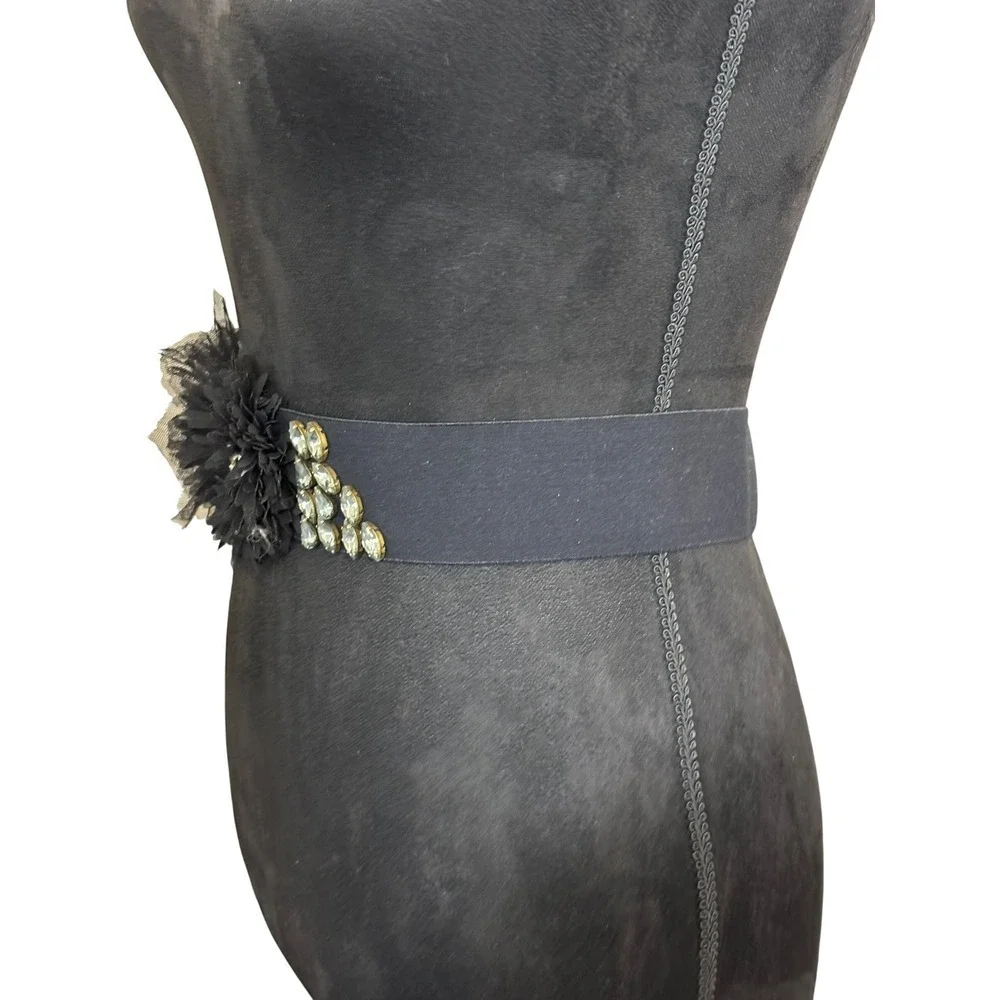 J. Crew Black Elastic Belt Embellished Flowers Rhinestones Snap Closure M L - Picture 2 of 8